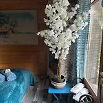 Maison De Bed & Breakfast 2*