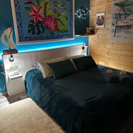 Maison De Bed & Breakfast