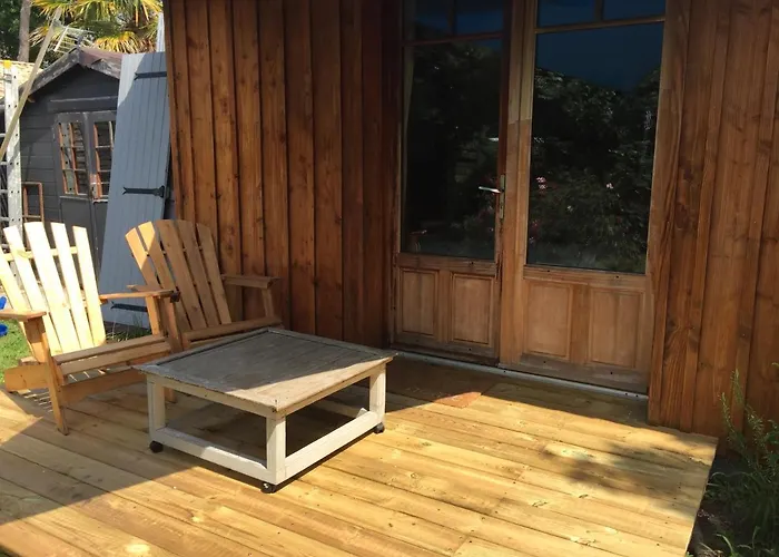 Maison De Bed & Breakfast